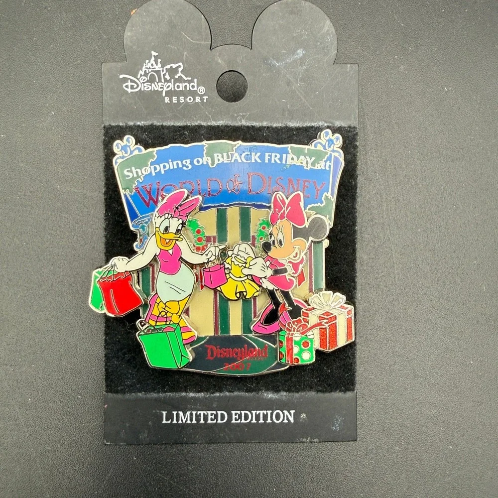 Disney Pin Disneyland Black Friday 2007 World of Disney Minnie Daisy LE 1000